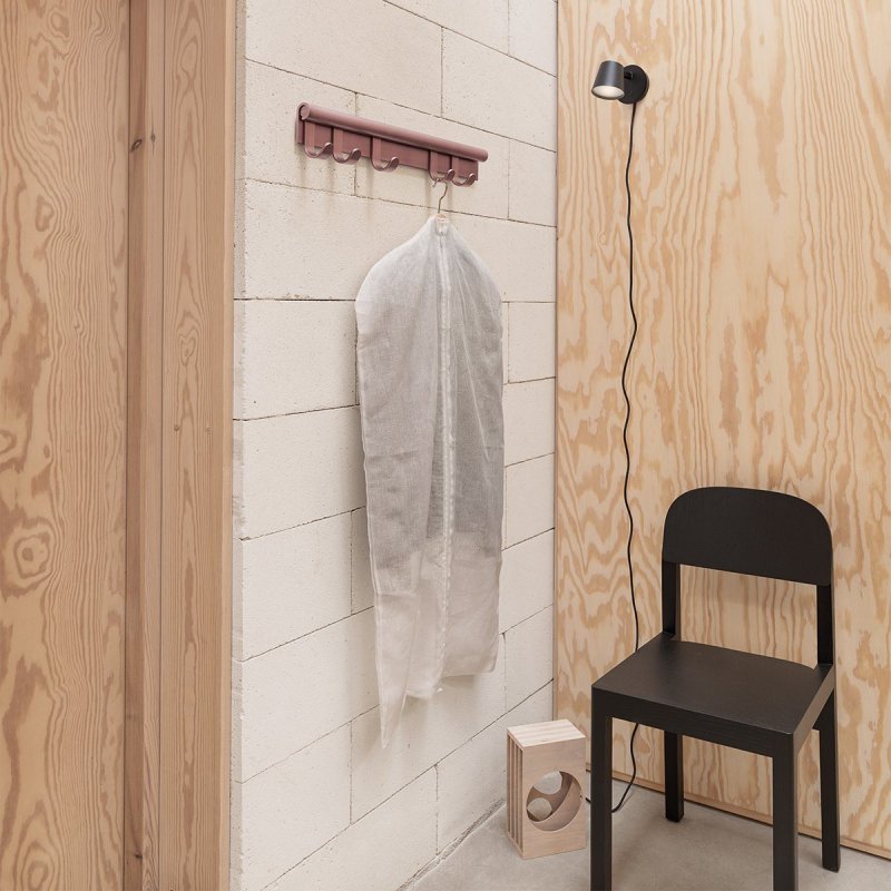 Coil Coat Kapstok - Muuto Paars Metaal