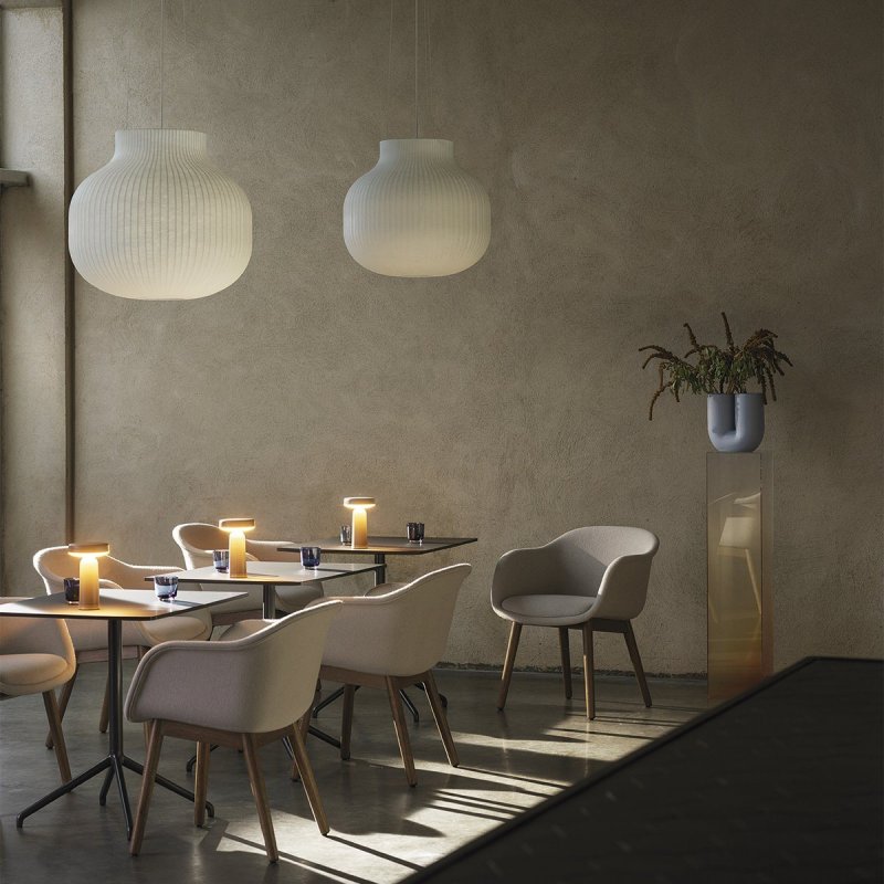 Fiber Conference Stoel - Houten Onderstel - Muuto Bruin Kunststof