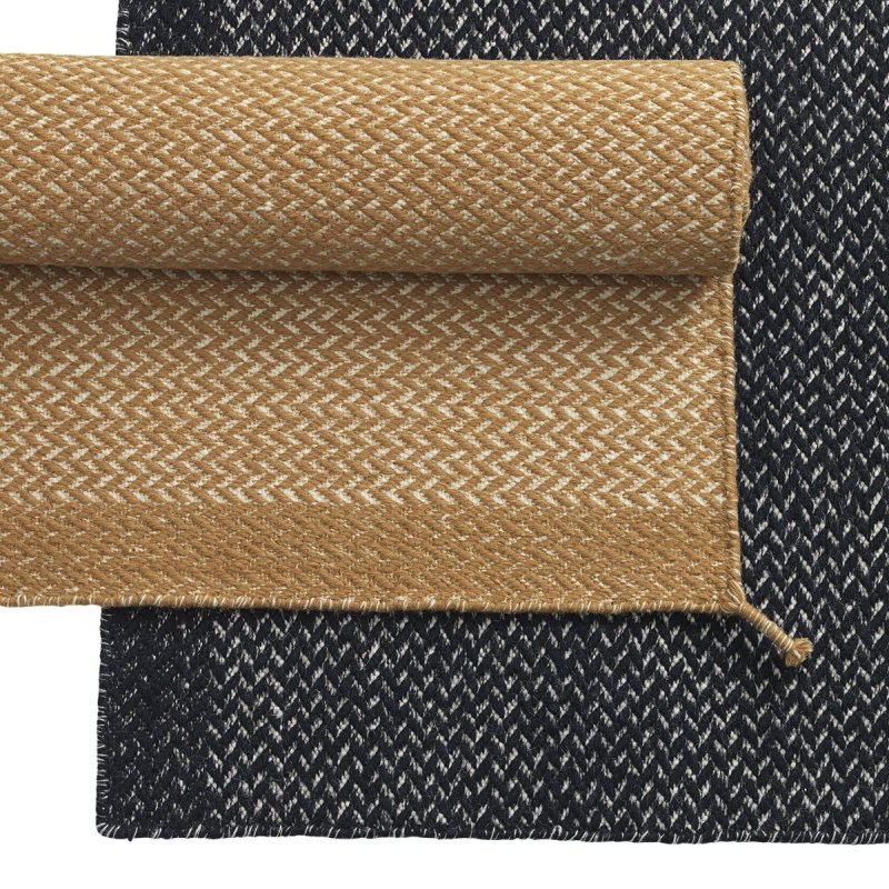 PLY - Burnt Orange - Muuto Bruin Wol